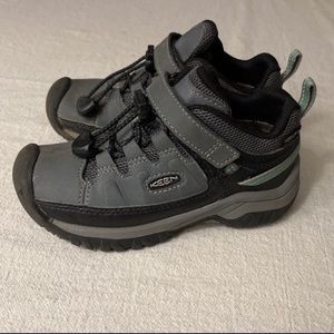 Boys Keen Boot, Size 10